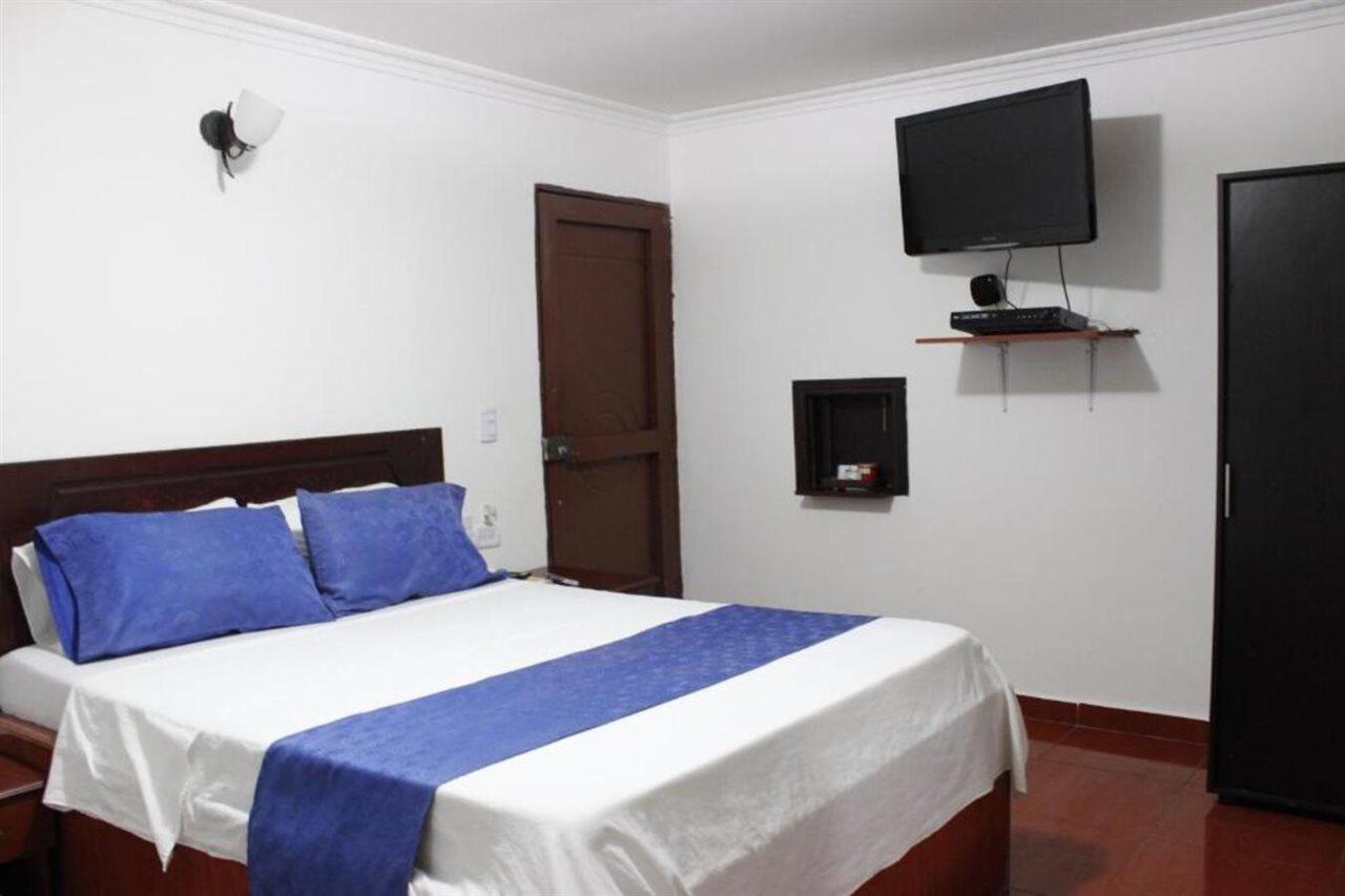 Hotel Avenida 3 Real En El Norte De Кали Экстерьер фото
