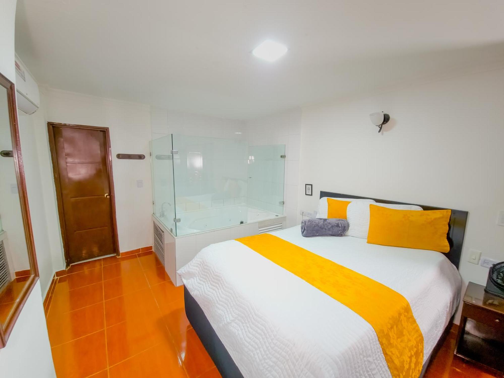 Hotel Avenida 3 Real En El Norte De Кали Экстерьер фото